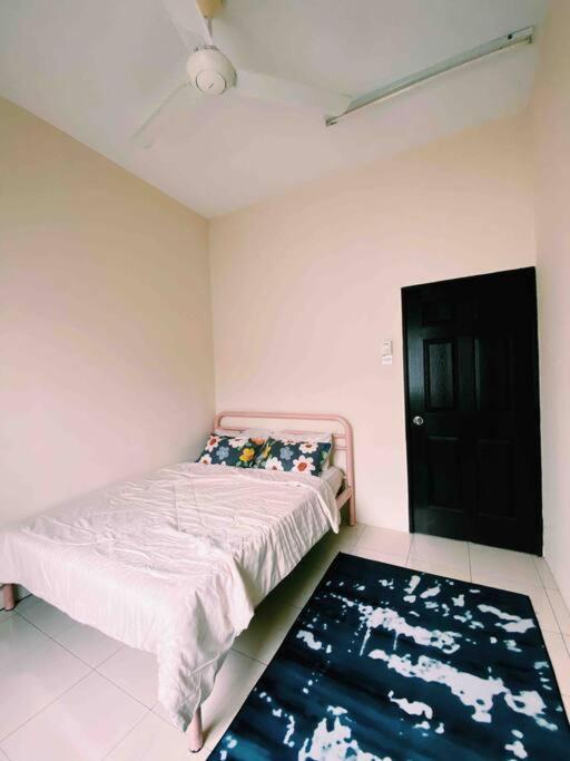 Spacious Cozy Lakeville Homestay 4 Bedrooms All With Aircond Seri Iskandar Exterior foto