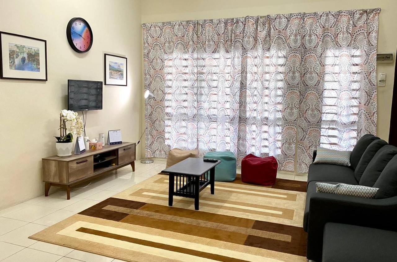 Spacious Cozy Lakeville Homestay 4 Bedrooms All With Aircond Seri Iskandar Exterior foto