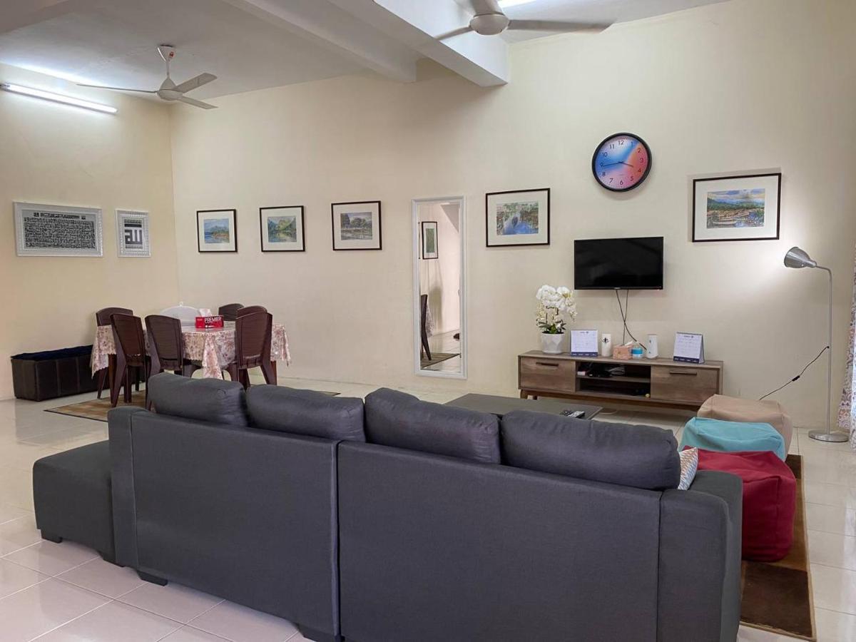 Spacious Cozy Lakeville Homestay 4 Bedrooms All With Aircond Seri Iskandar Exterior foto